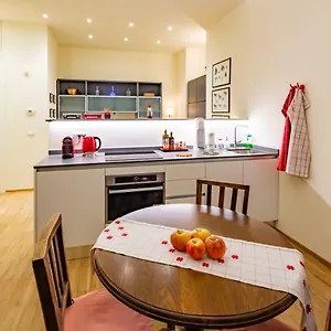 Apartment La Casa Colorata - Flats In - Bocconi Milan