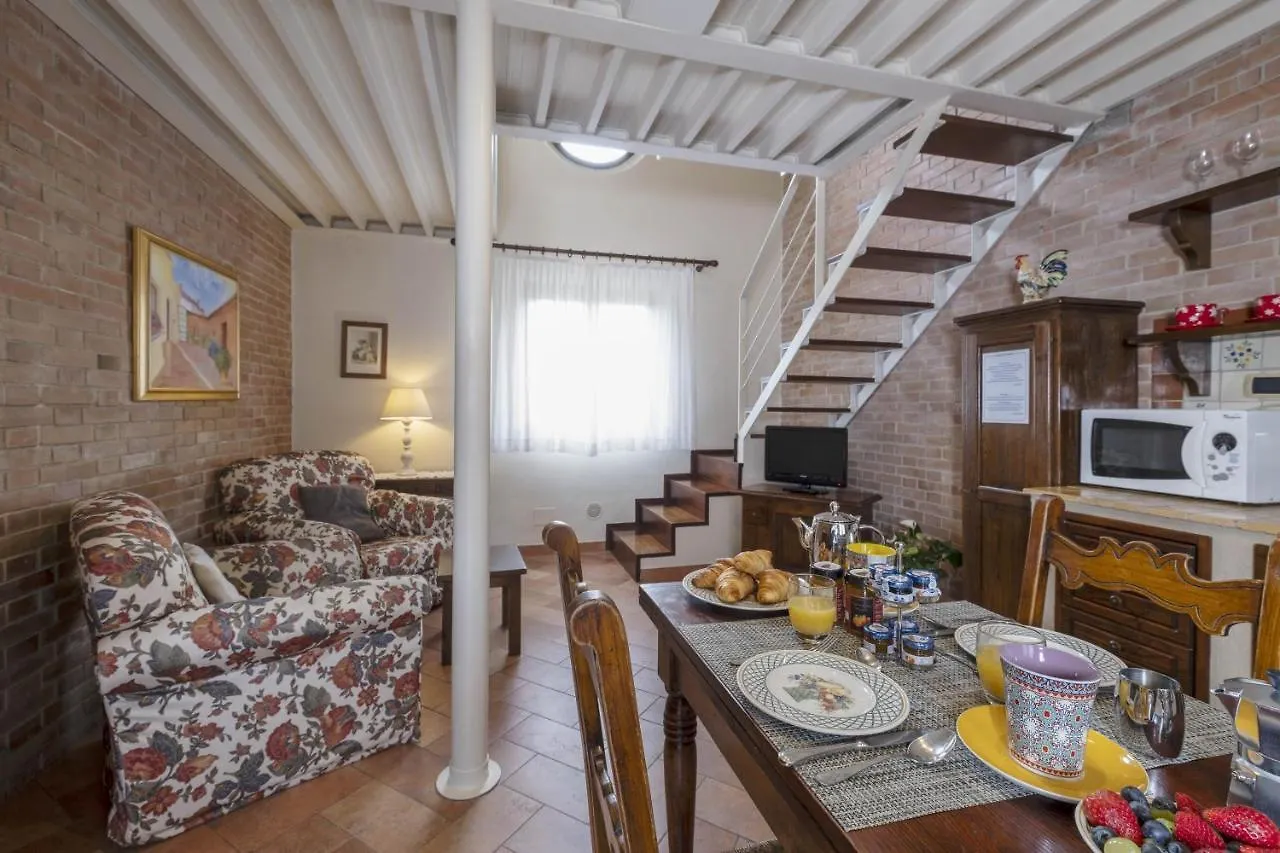 Borgo Grondaie Aparthotel Siena